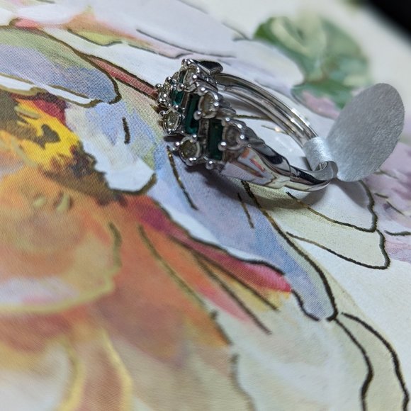 AVON COLLECTIBLE RING EMERALD CZ SIZE 5 SILVER ANTIQUE PAST PRESENT FUTURE - Picture 7 of 11